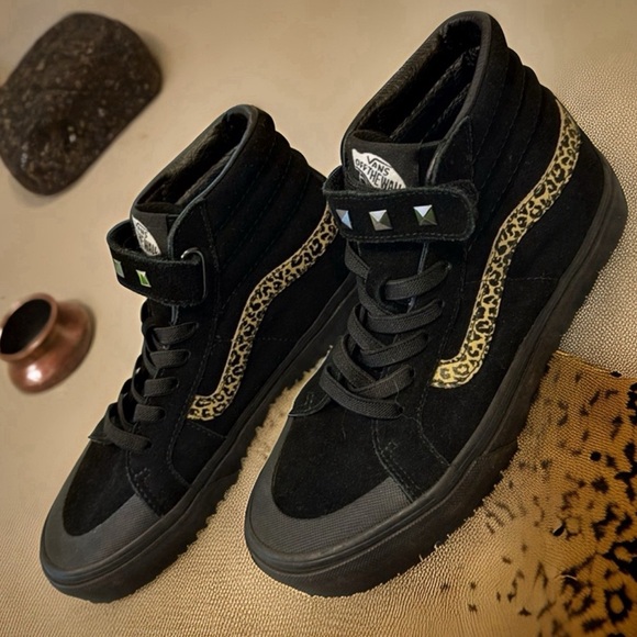 UNWORN FILM SHOOT SPARES - Vans Old Skool hi-tops - with studs & leopard-print - Picture 1 of 11